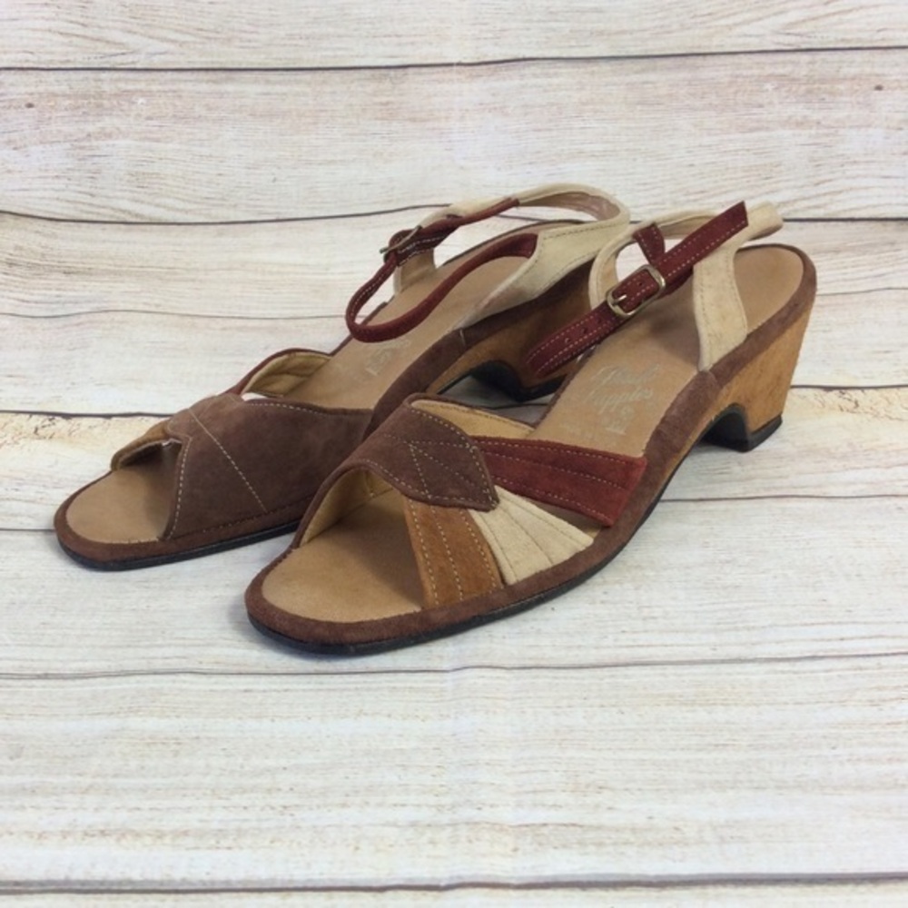 70s Hush Puppies suede leather sandal. 6.5N narrow. Vintage. ankle strap